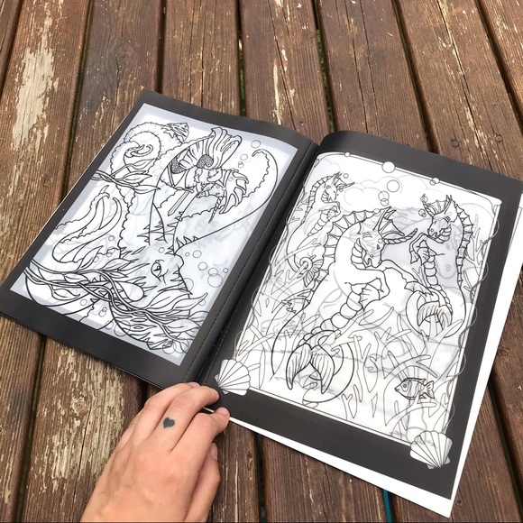 Magical Unicorn stained glass colouring book frosted paper - Picture 4 of 5